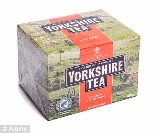 Theo nghiên cứu khảo sát trên 2.000 người của The Co-operative Travel, 1/3 du khách Anh mua trà khi họ đi du lịch nước ngoài. Thưởng thức hương vị trà địa phương sẽ đem đến cho du khách những trải nghiệm thú vị.