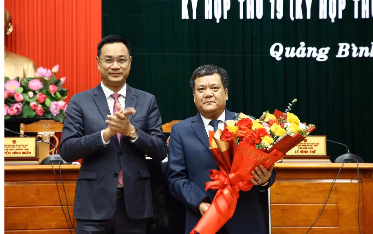 Ong Tran Phong lam Chu tich UBND tinh Quang Binh