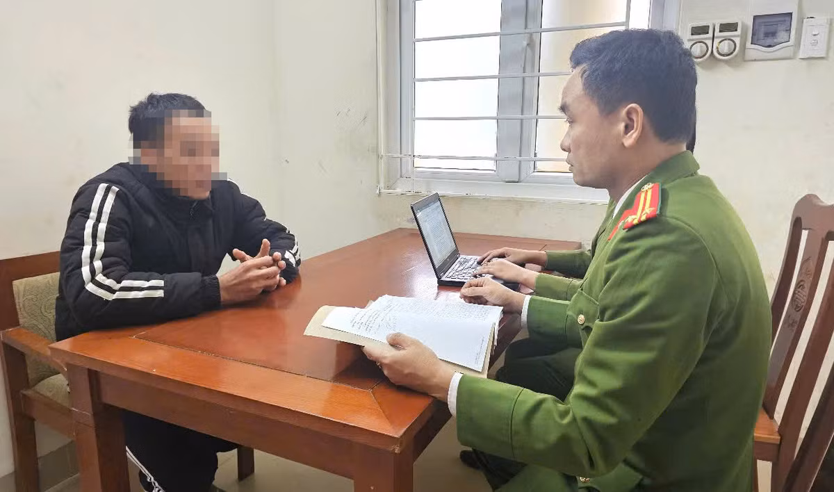 Quang Tri: Khoi to 2 doi tuong rut trom tien trong the ATM