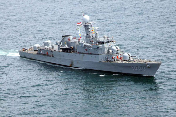 Bên cạnh đó trên tàu còn có radar trinh sát Marconi S1810, thiết bị định vị thủy âm (sonar) AN/SQS-58, hệ thống gây nhiễu SLQ-261K TACM và 4 bệ phóng mồi bẫy Mel Protean.