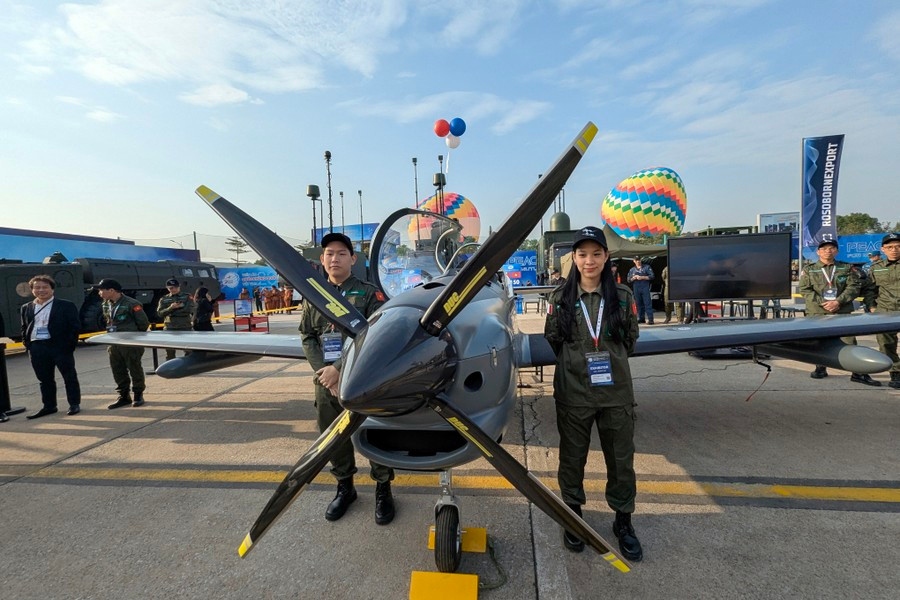 Động cơ, cánh quạt và thiết bị điện tử của các nước phương tây, phần còn lại bao gồm các cấu trúc thân, cánh, càng và các phụ kiện được sản xuất và lắp ráp hoàn toàn tại nhà máy của Flying Legend Vietnam.