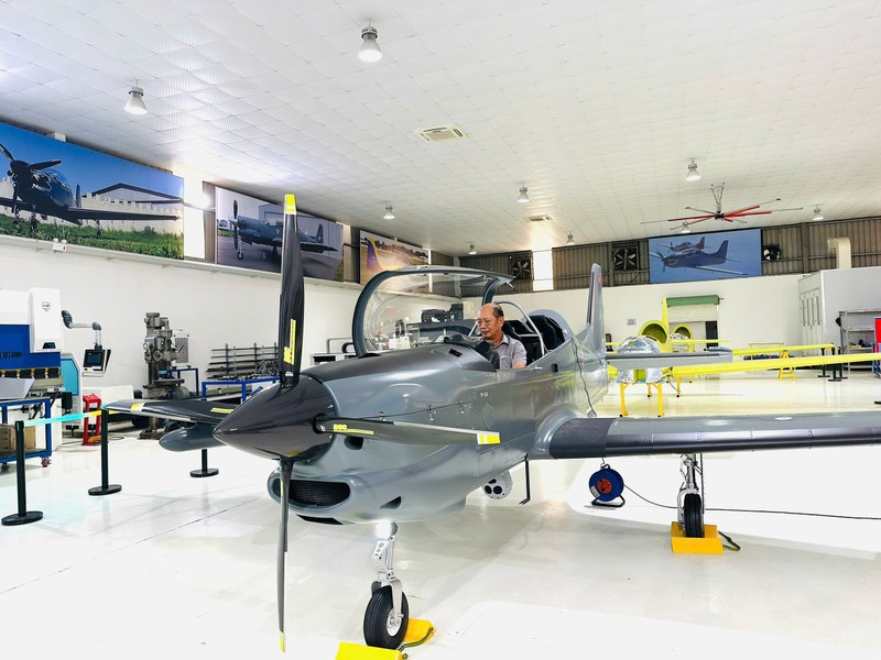 TP-150 có trọng lượng rỗng 430 kg, trần bay ở độ cao 6.400 m, tốc độ bay tối đa lên tới gần 300 km/giờ.