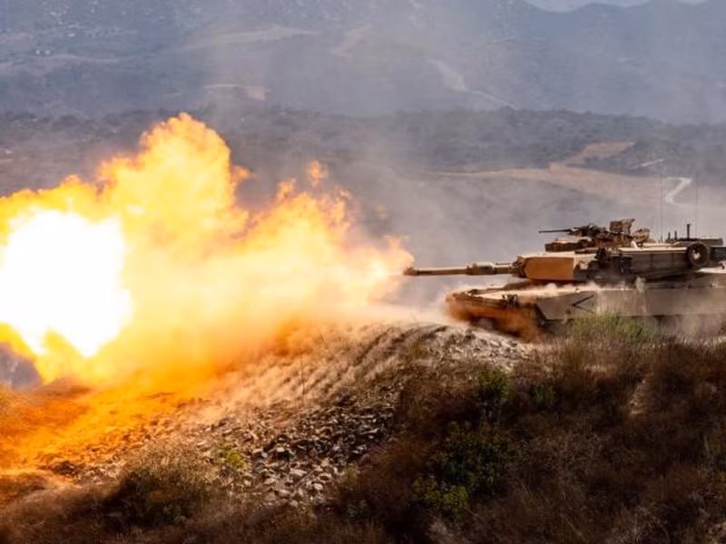 Chỉ huy xe tăng Ukraine cũng cho biết trong quá trình huấn luyện, ông và mọi người đã được đào tạo kỹ về hỏa lực từ các chuyên gia người Mỹ, khi mỗi pháo thủ phải thực hiện tới 100 phát bắn.