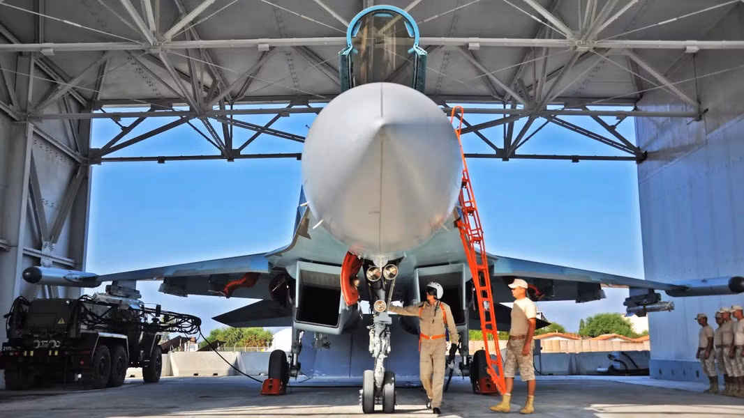 Theo giới quan sát, Nga hiện đang đẩy nhanh tốc độ rút quân khỏi Syria, có thể việc triệt thoái hoàn toàn của họ sẽ hoàn tất ngay trong tháng này, hoặc chỉ kéo dài sang tuần đầu tiên của năm 2025.