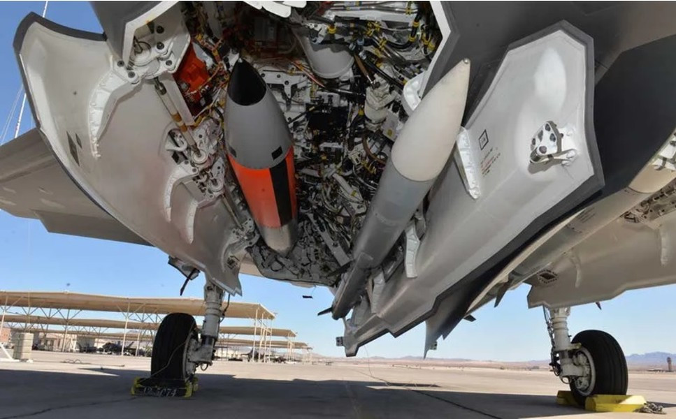 Việc Mỹ triển khai vũ khí hạt nhân chiến thuật tại căn cứ Lakenheath trên đất Anh dự báo sẽ gây lo ngại cho người dân địa phương cũng như các nhà hoạt động vì hòa bình.