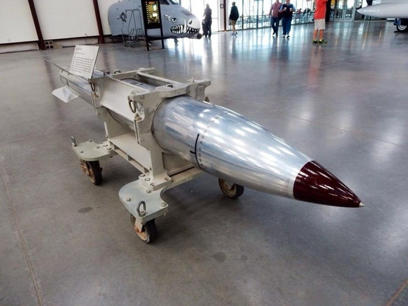 Đề xuất ngân sách của Không quân Mỹ (USAF) vào năm 2025 hé lộ việc lực lượng này đã lên kế hoạch phân bổ 50 triệu USD để xây dựng "cơ sở lưu trữ đạn dược được bảo vệ đặc biệt" tại căn cứ Lakenheath.