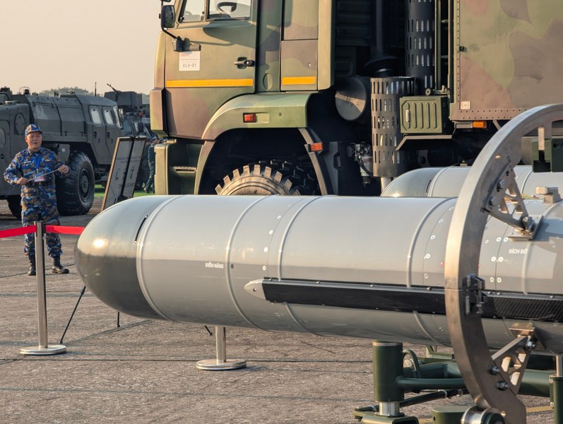 Tên lửa hành trình Sông Hồng có hành trình bay thấp bám đỉnh sóng ở pha cuối để hạn chế các biện pháp phòng vệ và ngăn chặn của đối phương.