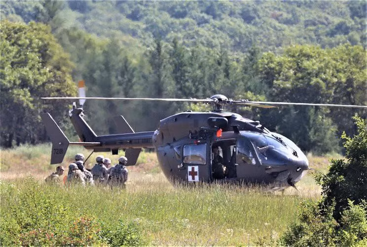 Chiếc trực thăng xuất hiện trong biểu tình là trực thăng Urocopter UH-72 Lakota, phiên bản quân sự hóa của mẫu Eurocopter EC145, chuyên dùng trong công tác đảm bảo an ninh nội địa, ứng phó thảm họa và cứu hộ cứu nạn.