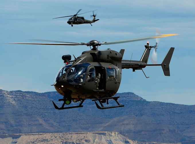 Một quan chức quốc phòng cho biết vào đêm 1/6, trực thăng UH-72 Lakota này được giao "nhiệm vụ rõ ràng", trong đó có việc tham gia "răn đe" hoạt động tội phạm như nổi loạn, cướp phá bằng cách duy trì sự hiện diện trên đầu người biểu tình.