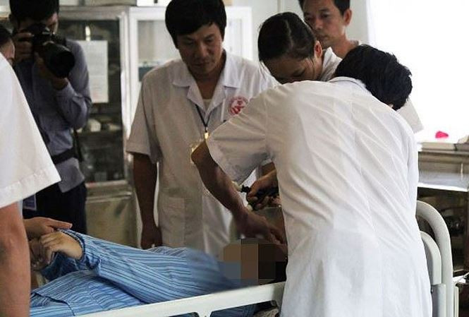 Nhap vien vi loan than, cuong sat do me choi game