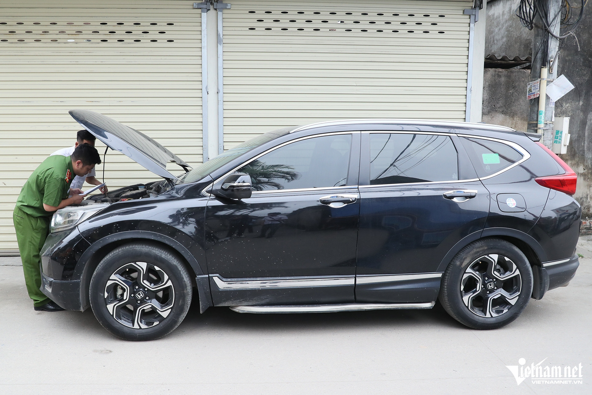 Hà Nội: Làm thủ tục đăng ký ô tô tại Công an xã nhanh bất ngờ - Hình 2 Ha Noi: Lam thu tuc dang ky o to tai Cong an xa nhanh bat ngo-Hinh-2