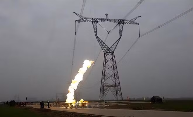 Người dân được khuyến cáo không câu cá gần khu vực có đường dây điện, luôn quan sát kỹ xung quanh và ưu tiên sử dụng cần câu cách điện.