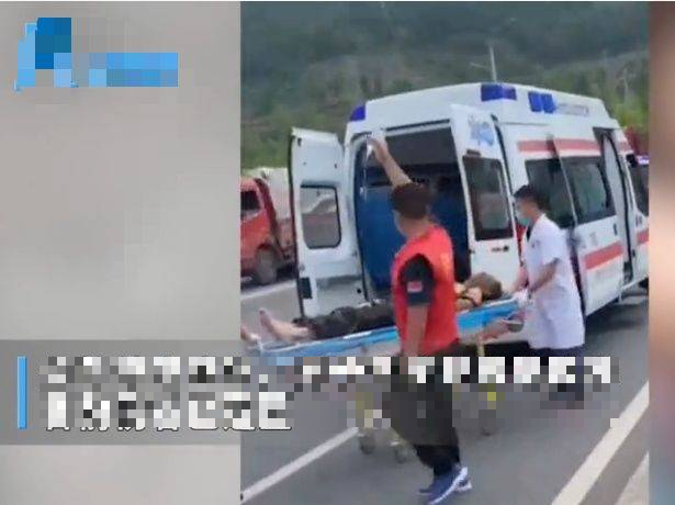 Ngay cả khi không chạm trực tiếp, khoảng cách gần cũng có thể gây phóng điện, dẫn đến bỏng nặng hoặc tử vong.