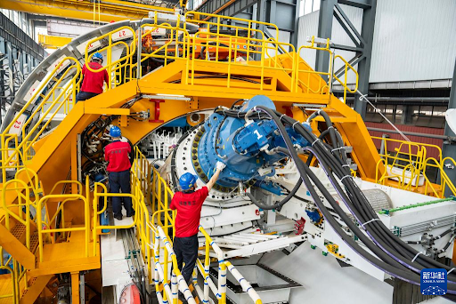 Cỗ máy khổng lồ này được chế tạo để tham gia vào dự án mở rộng hệ thống thoát nước phía Tây Hồ Tây Hàng Châu – công trình thoát nước đô thị lớn nhất Trung Quốc. (Ảnh: Xinhuanet)