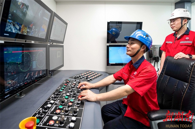 Để đối phó với địa chất phức tạp của Hàng Châu, Qiangji được trang bị công nghệ "lá chắn kép - lá chắn áp lực đất", giúp xuyên qua các tầng đất cứng mềm xen kẽ một cách hiệu quả. (Ảnh: enghunan.gov.cn)