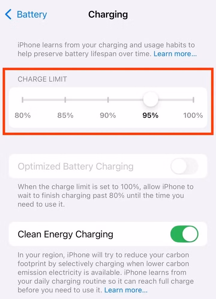 Các mẫu iPhone 15 trở lên có thêm tính năng "Giới hạn sạc", cho phép người dùng tự chọn mức sạc tối đa từ 80% đến 100%, giúp pin bền hơn.(Ảnh: CNET)