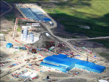 Những người từng đến Kupol thường kể lại những câu chuyện rùng rợn về sự cô đơn, bóng tối mùa đông vĩnh cửu và cảm giác "bị bỏ rơi" nơi tận cùng Trái Đất. (Ảnh: Mining Technology)