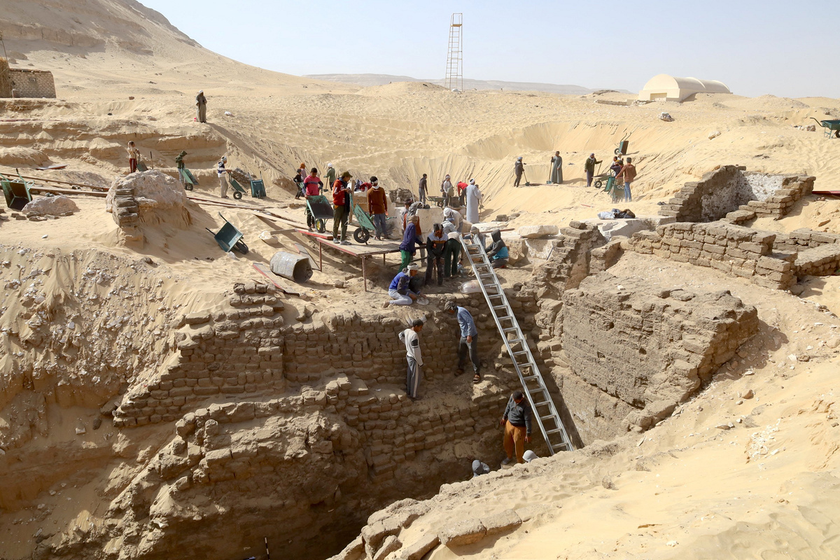 Kiến trúc và hoa văn mộ gợi nhớ đến mộ của Pharaoh Woseribre Senebkay, người từng trị vì trong Thời kỳ Chuyển tiếp thứ Hai.(Ảnh: dailysabah)