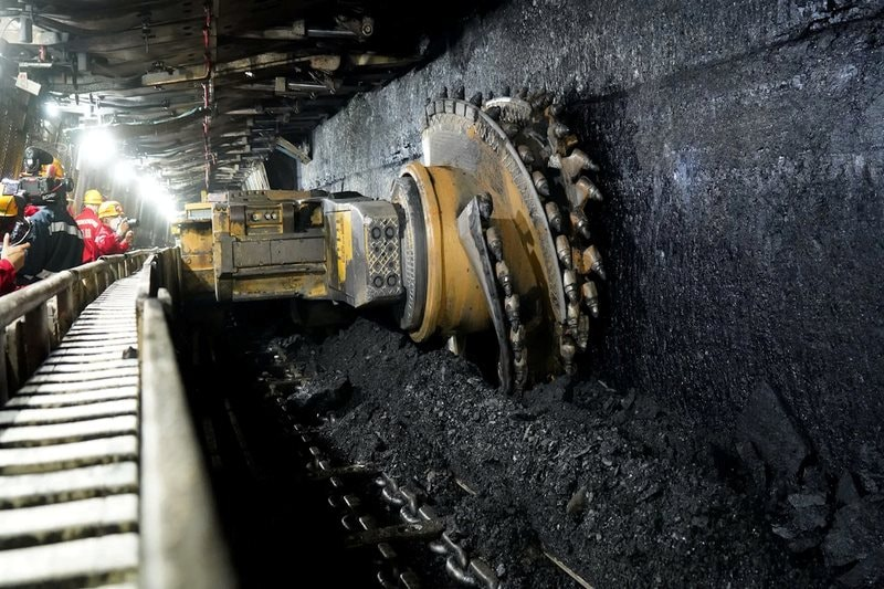 Tại mỏ Dahaize (Thiểm Tây, Trung Quốc), mũi khoan sâu 640m dưới lòng đất đã khai quật được trữ lượng than khổng lồ lên tới 3,2 tỷ tấn. (Ảnh: markettimes)