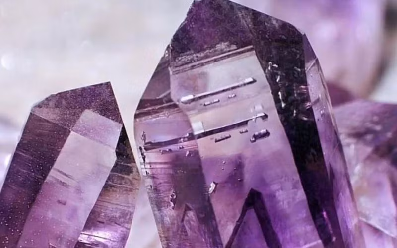 Việc phát hiện trữ lượng lớn này không chỉ củng cố vị trí của Trung Quốc trong ngành công nghiệp nguyên liệu đất hiếm mà còn tạo ra áp lực cạnh tranh về nguồn cung trên thị trường quốc tế. Đây có thể là một bước đi chiến lược để tăng cường sự tự chủ của Trung Quốc trong các ngành công nghệ mũi nhọn. (Ảnh: kimngocthuy.com)