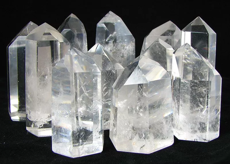 Thạch anh tinh khiết cao thường trong suốt hoặc không màu, làm tăng giá trị trong các ứng dụng quang học và điện tử. (Ảnh: tierra.vn)