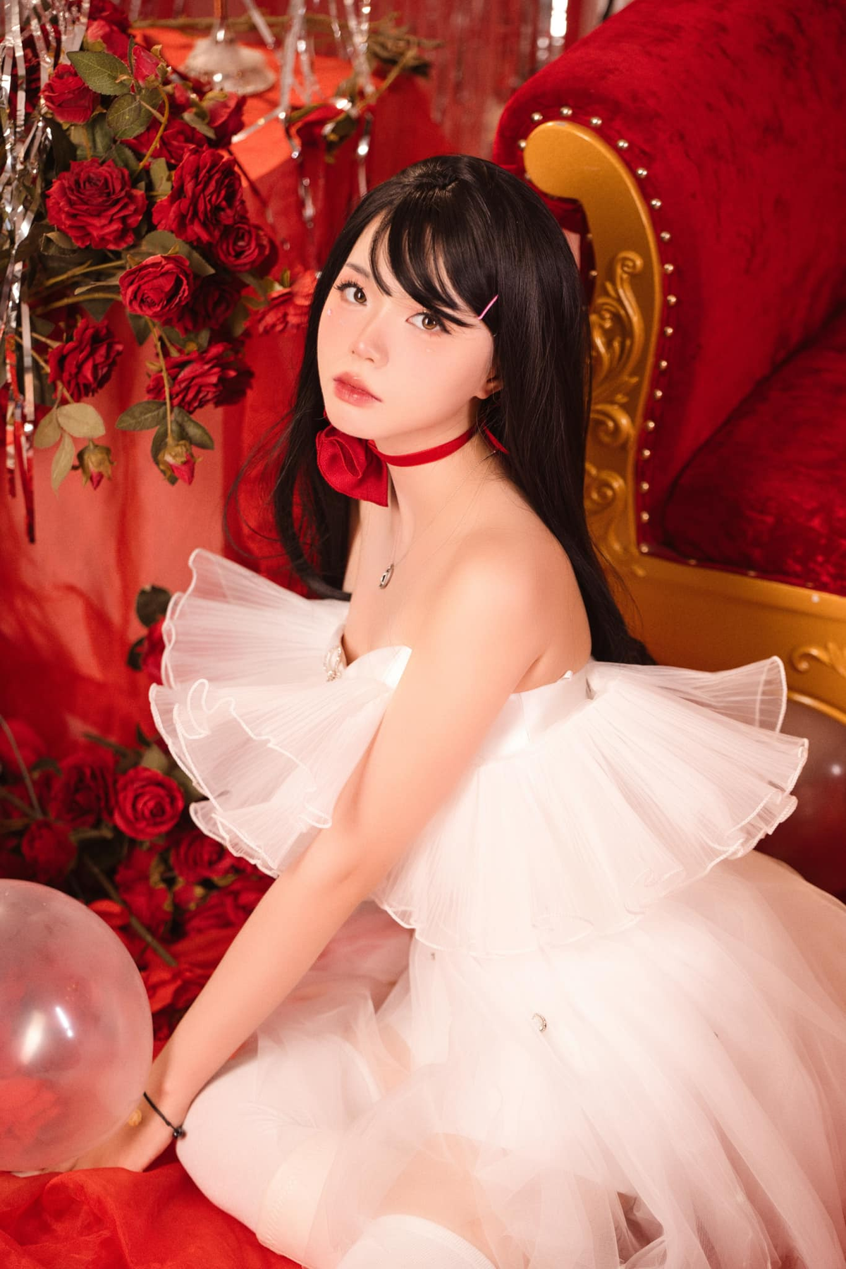 Ngay từ mùa 3 của LMHT, cô đạt mức rank Bạch Kim 3, và tiếp tục đạt các mức rank cao như Kim Cương và Cao Thủ trong các mùa sau. (Ảnh:FBNV)