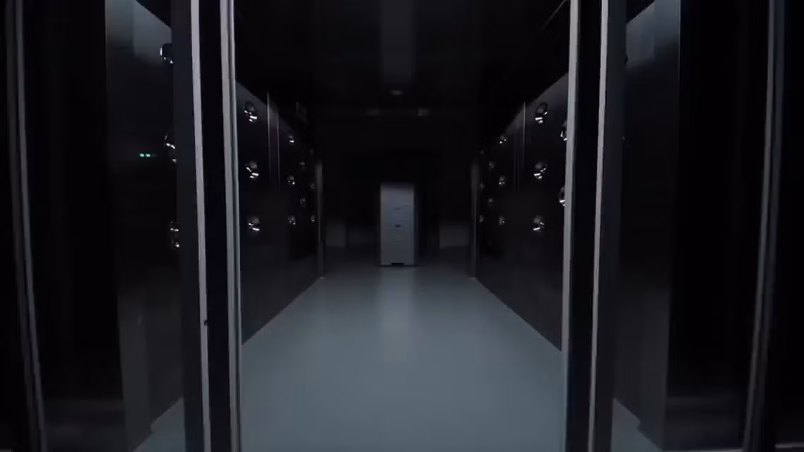 “Nhà máy trong bóng tối” là ví dụ sống động về viễn cảnh công nghiệp không cần con người đang dần trở thành hiện thực. (Ảnh: Reddit)