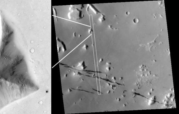 Dù Carl Sagan cho rằng nó hình thành do gió và cát, Haas phản bác rằng hình khối quá hoàn hảo để là tự nhiên.(Ảnh: Mars-News.de)