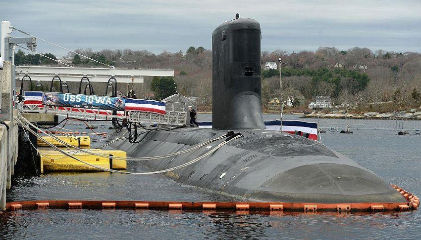 Hệ thống cột buồm quang tử hiện đại thay cho kính tiềm vọng truyền thống, dùng camera ánh sáng yếu và ảnh nhiệt. (Ảnh: The Day)