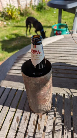 Người đàn ông làm theo lời khuyên, gửi ảnh cho cảnh sát và đang chờ phản hồi khi gia đình chuẩn bị tiệc BBQ. (Ảnh: Reddit)