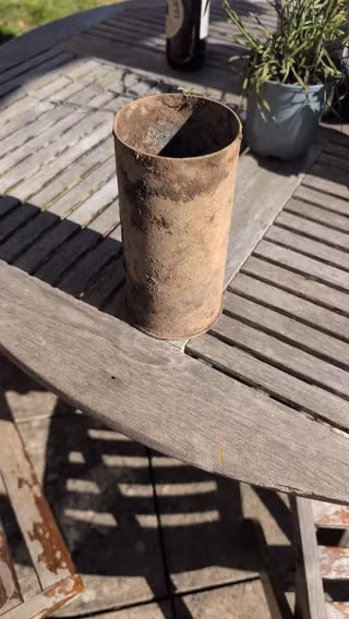 Người đàn ông giữ lại vỏ đạn làm đồ trang trí và thiết bị làm mát bia cho tiệc BBQ, còn cư dân mạng thì thích thú với câu chuyện ly kỳ.