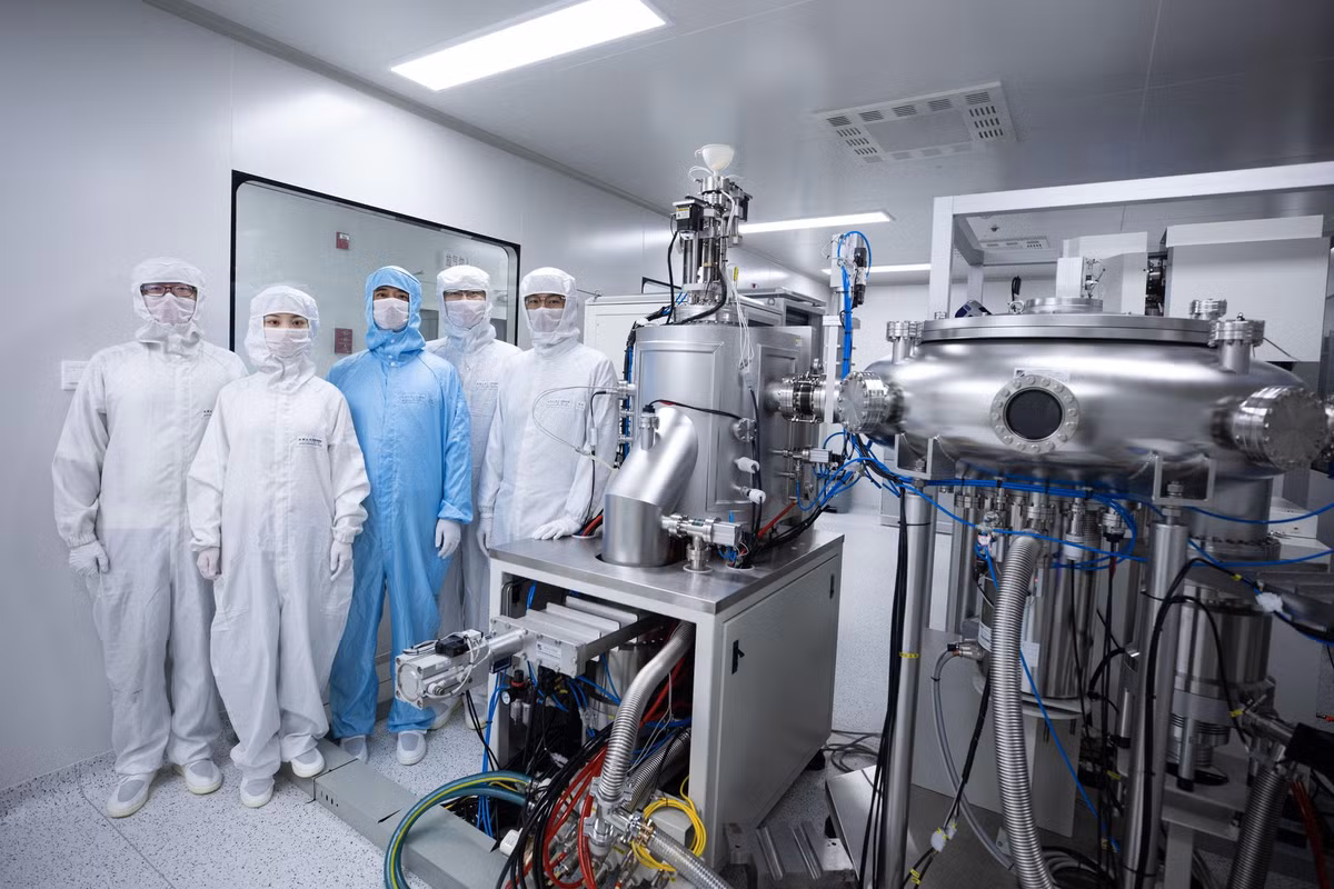 Nghiên cứu mở ra triển vọng tích hợp cảm biến, mạch điện siêu nhỏ vào mô sống hoặc cơ thể sinh vật trong tương lai. (Ảnh: Thanh niên Việt)