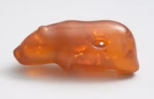 " Bảo vật" này dài 10,2 cm, cao 4,2 cm và có thể có niên đại từ 12.000 đến 5.000 năm trước.(Ảnh: Arkeofili)