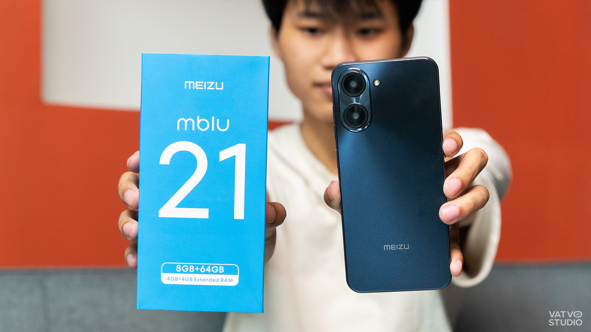1. Meizu mblu 21: Meizu mblu 21 là một lựa chọn giá rẻ với thiết kế hiện đại, phù hợp cho người dùng phổ thông. Chiếc smartphone này sở hữu màn hình lớn 6,79 inch với tần số quét 90Hz, mang lại trải nghiệm mượt mà khi xem phim hoặc chơi game. (Ảnh: Vật vờ Studio)