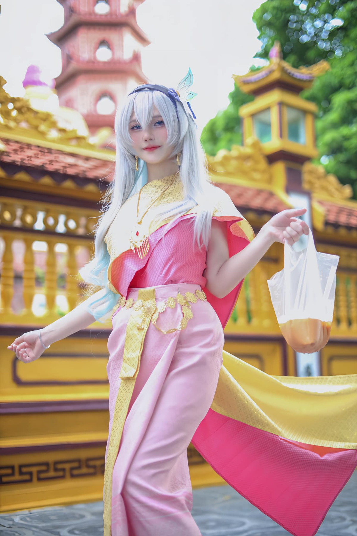 Nhiều fan nam thừa nhận “lụi tim” trước những khoảnh khắc đời thường đầy sức hút của nữ coser. (Ảnh: FBNV)