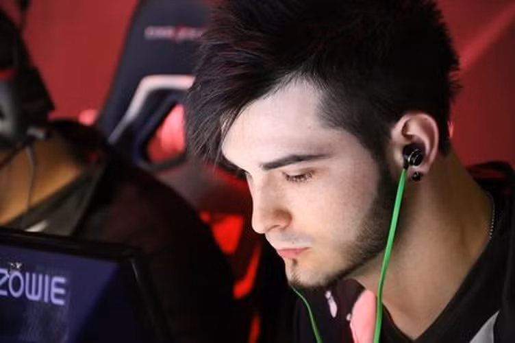 2. Shox: Shox mang vẻ đẹp lãng tử với khuôn mặt cuốn hút khiến anh trở thành tâm điểm của G2 Esports dù đội tuyển chưa đạt phong độ cao. (Ảnh: Liquipedia)