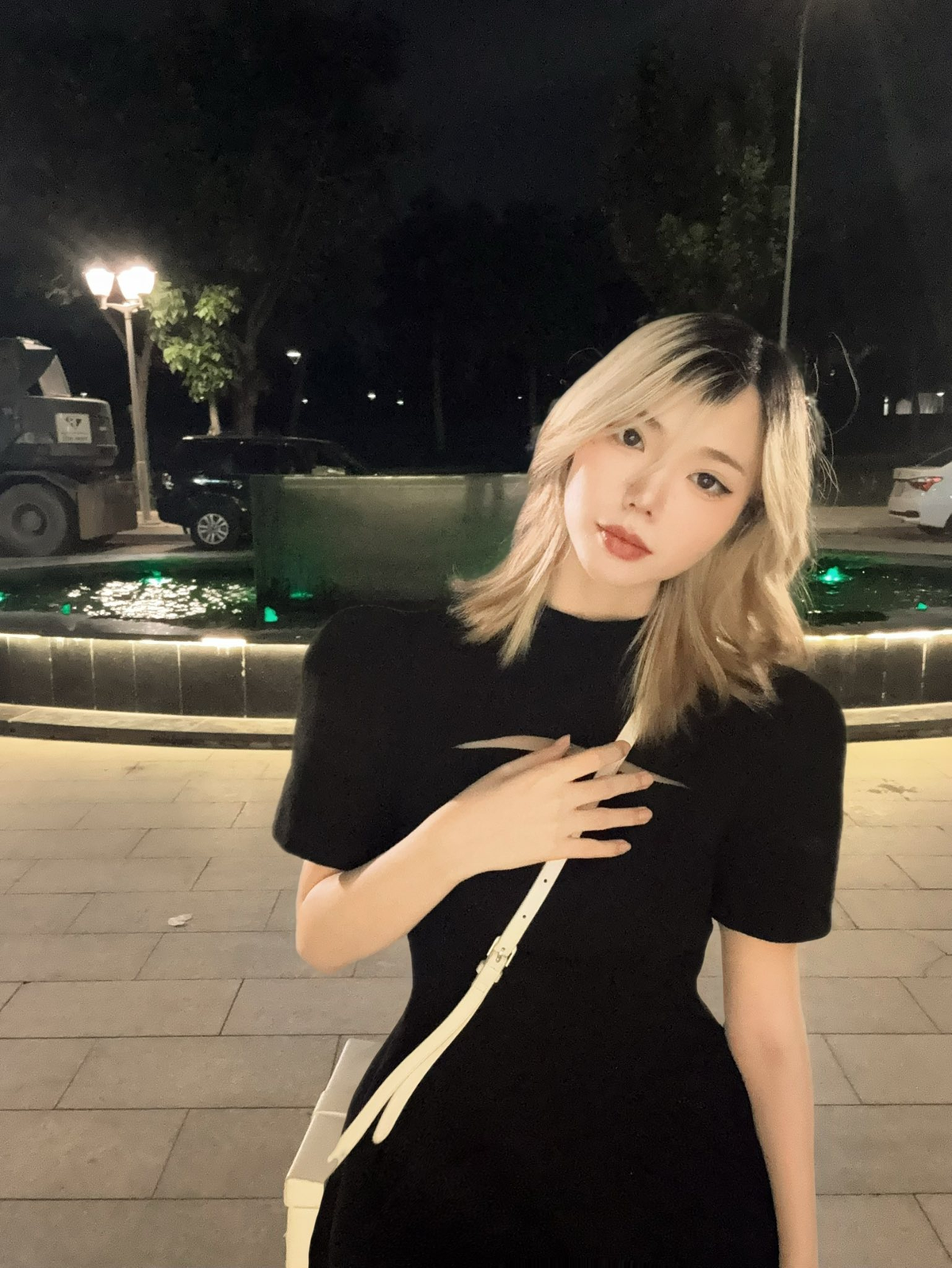 Remind, một nữ streamer nổi tiếng với hơn 160.000 người theo dõi, đã thu hút sự chú ý lớn từ cộng đồng fan nhờ một trạng thái thú vị gợi ý tương tác gần gũi. (Ảnh: FBNV)