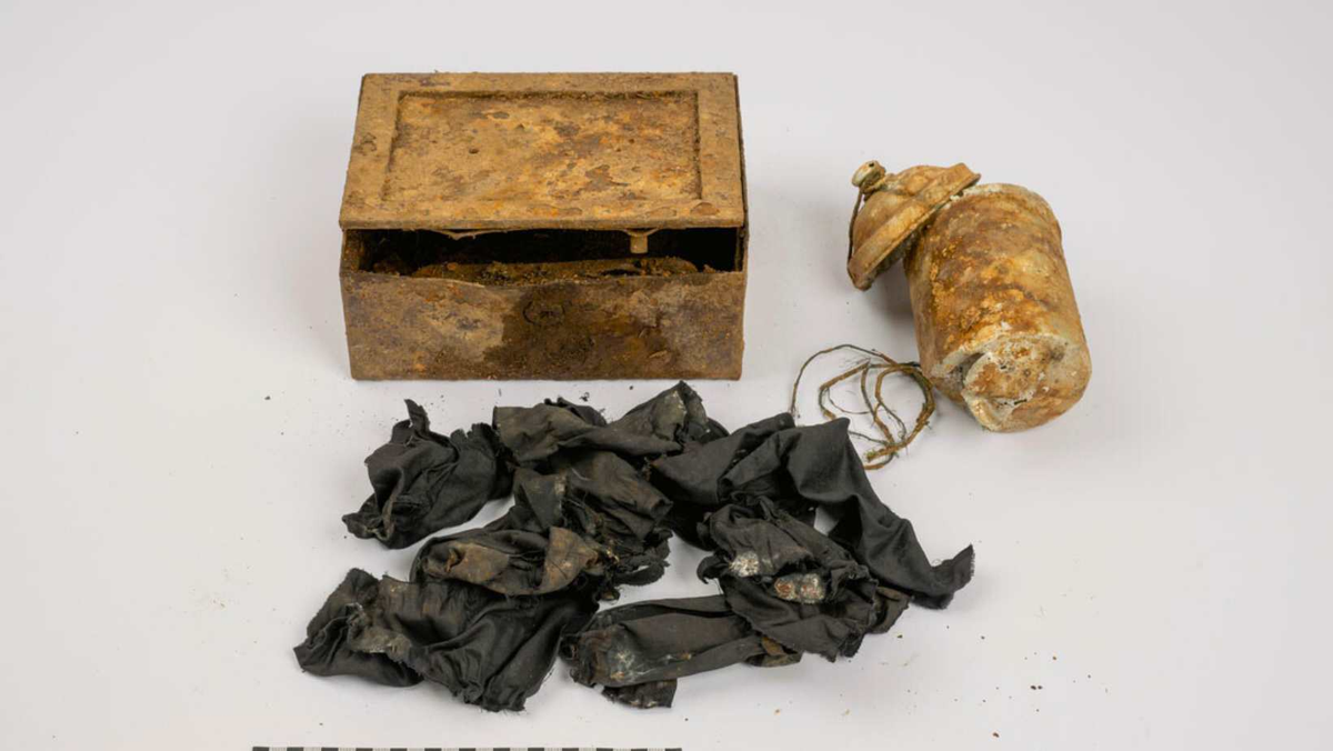 Theo luật pháp, nhóm người phát hiện có thể nhận 10% giá trị làm phần thưởng. Kho báu hiện thuộc về Bảo tàng Đông Bohemia và sẽ được bảo tồn, với hy vọng trưng bày cho công chúng trong tương lai. (Ảnh: praguemorning)