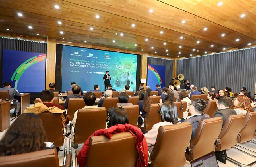 TSKH Phan Xuan Dung: Phat trien nang luong xanh can su tham gia cua doi ngu tri thuc-Hinh-2