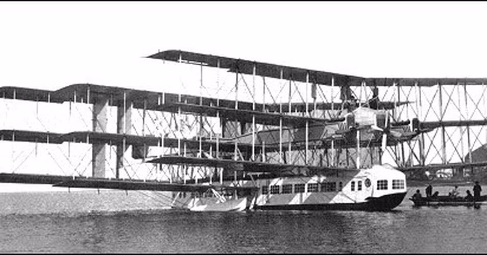 Caproni Ca.60 bị phá hủy hoàn toàn trong một chuyến bay thử nghiệm bất ngờ, khép lại tham vọng vượt Đại Tây Dương. (Ảnh: TechBlade PH)