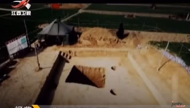 Năm 2007, các nhà khảo cổ Trung Quốc khai quật một quần thể mộ cổ ở thôn Đại Hà Khẩu, tỉnh Sơn Tây, sau khi phát hiện dấu vết của những kẻ trộm mộ.