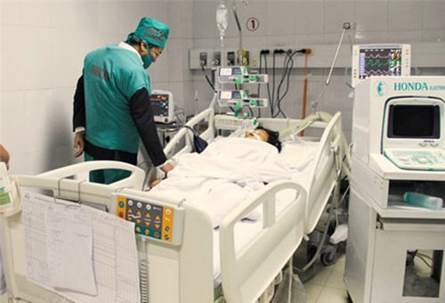 Cuu san phu hon me sau do bang huyet