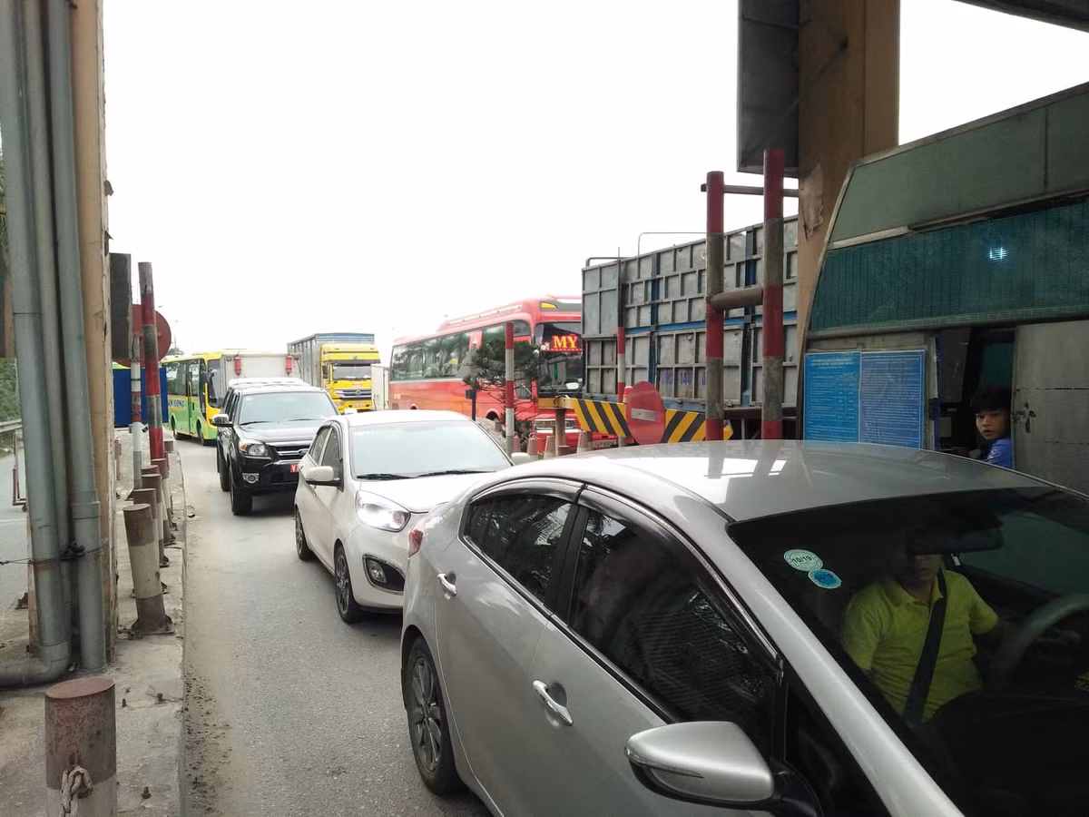 Hang chuc canh sat co mat o BOT Bac Thang Long - Noi Bai lam gi?-Hinh-4