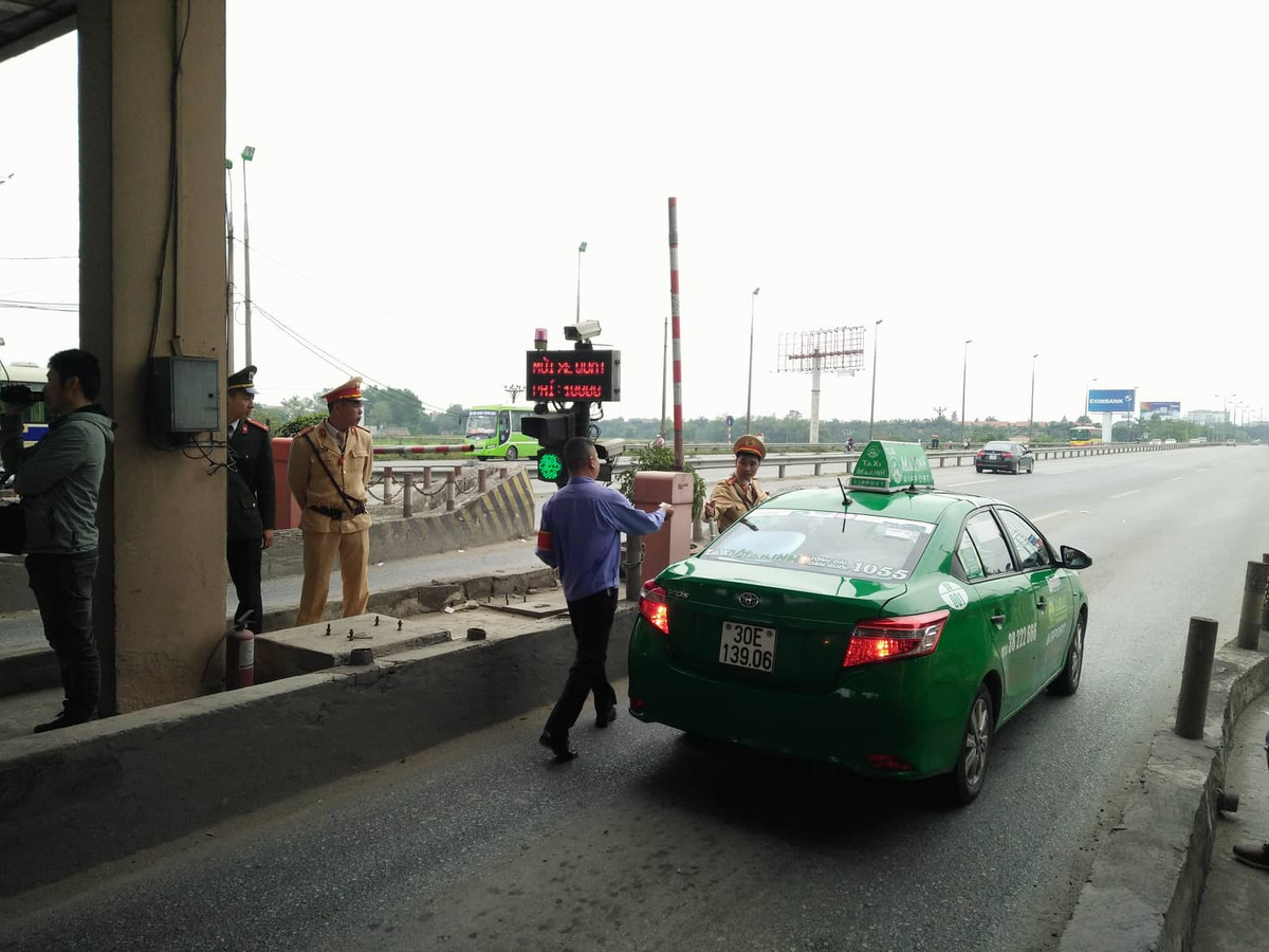 Hang chuc canh sat co mat o BOT Bac Thang Long - Noi Bai lam gi?-Hinh-2