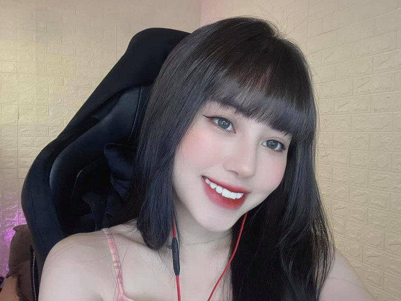 Lai Lai tên thật là Võ Hoài Trinh, được biết đến là nữ streamer xinh đẹp của bộ môn PUBG. Cô nàng hiện tại còn là người yêu của Zeros Minh Lộc - một tuyển thủ của SBTC Esports.