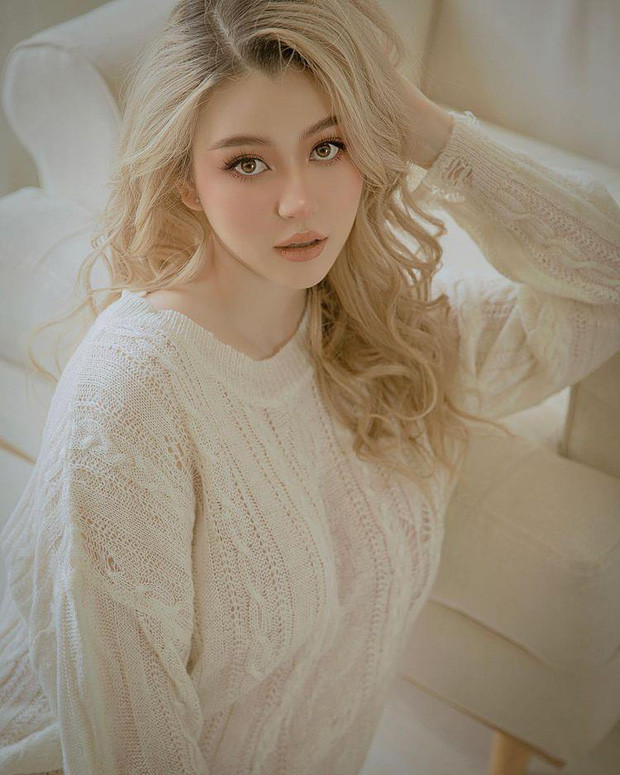 Có thể thấy, bên cạnh vòng 1 khủng thì hot girl lai Tây còn sở hữu vòng 3 chất lượng cao.