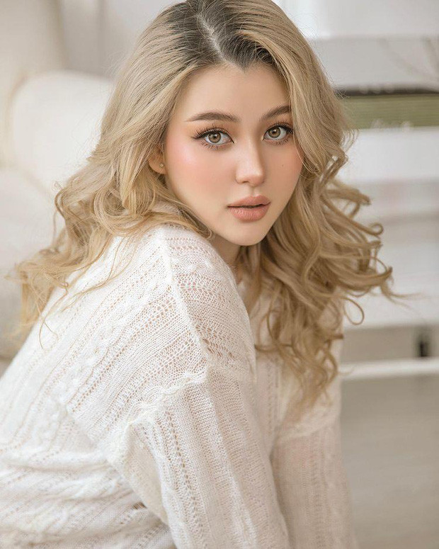 Cụ thể, trên Instagram cá nhân, Sunna đã đăng tải bộ ảnh nhân dịp Giáng sinh.