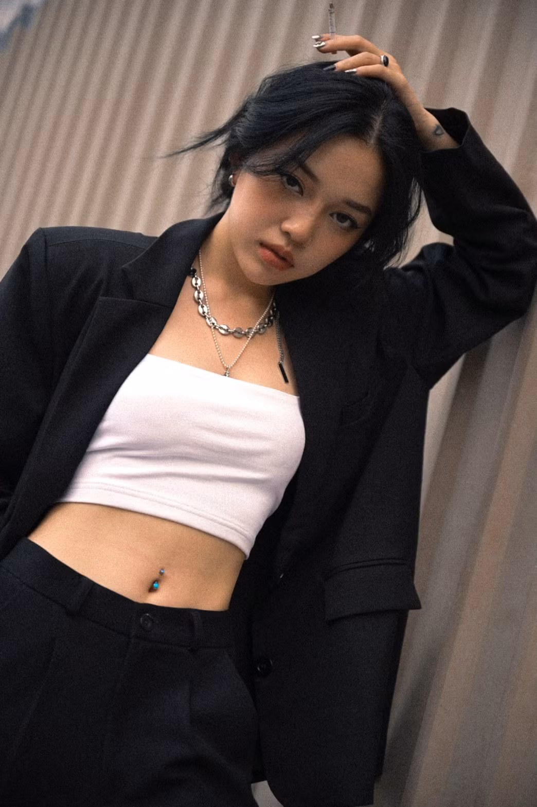 Hiện tại, Linh Ngọc Đàm đã xóa bài viết có hình ảnh dính logo của thương hiệu mà mình từng lên tiếng. 