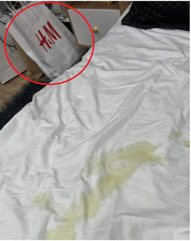 Tuy nhiên, Linh Ngọc Đàm lại vướng phải rắc rối khi logo của thương hiệu mà chính cô "tẩy chay" lại xuất hiện trong ảnh do chính cô nàng đăng tải.