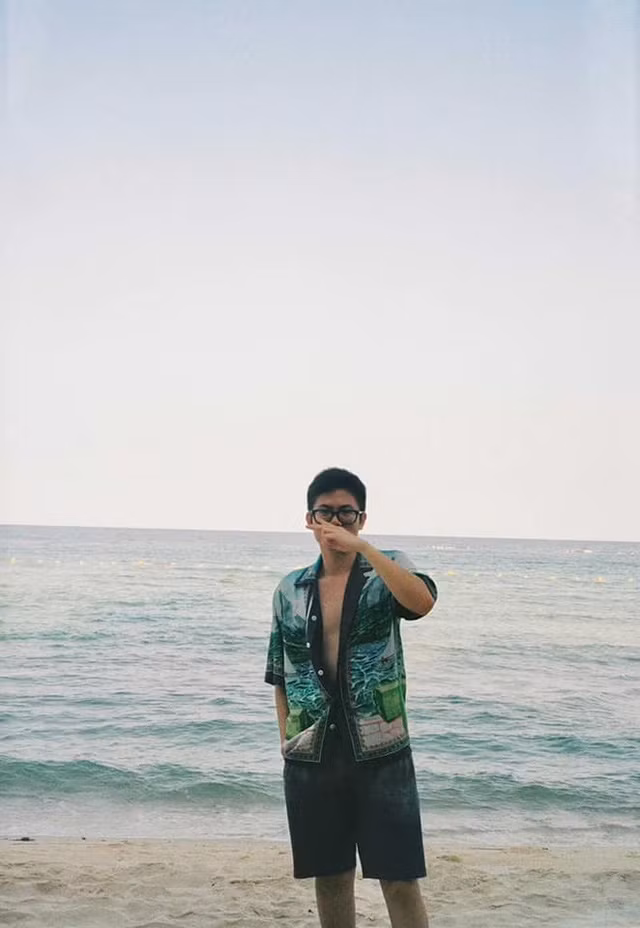 Tuy nhiên, một số thành viên mạng khác lại tin rằng, bạn trai Linh Ngọc Đàm đang tiết lộ bề nổi về thu nhập nhưng phía sau còn nhiều khoản tay trái khác...